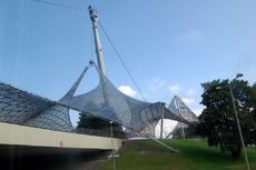 Brücke zum Olympiapark.JPG